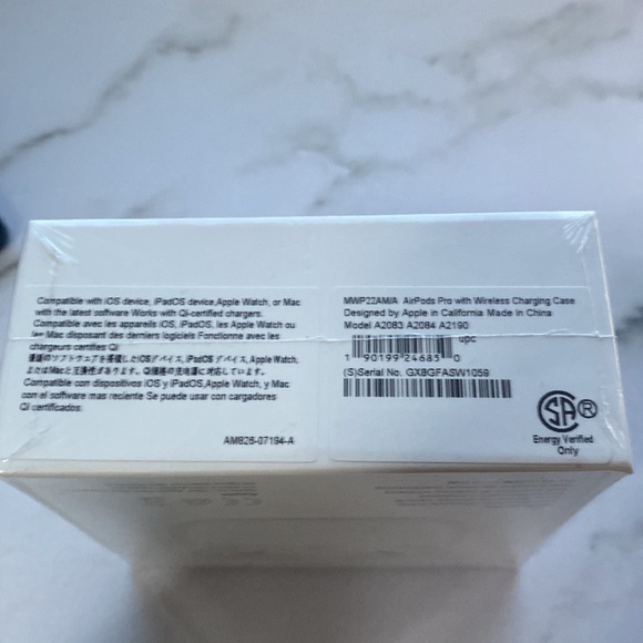 Air Pod Pros - Picture 2 of 4